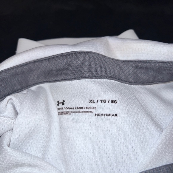 Men’s Under Armour polo - Picture 2 of 2